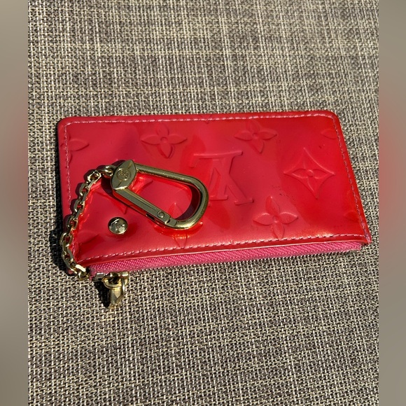 💯% Auth. Louis Vuitton Key Cles Vernis red - Picture 12 of 17